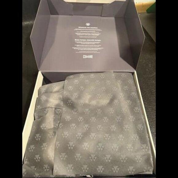 New with Box Cougar Ultima Women's Winter Boot - Pearl size 9 MSRP $200 - Picture 5 of 6